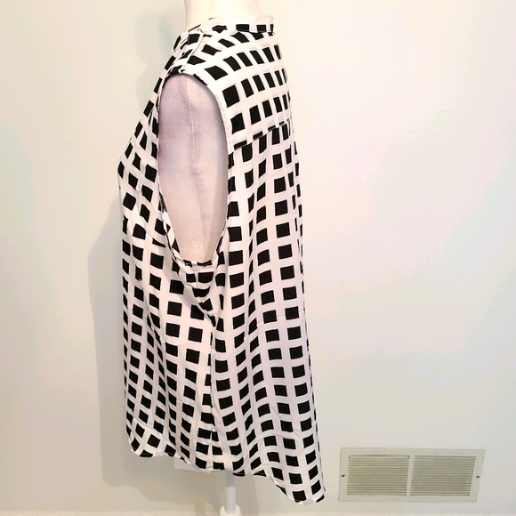 NWOT NEW YORK & COMPANY SLEEVELESS TUNIC - Picture 5 of 8